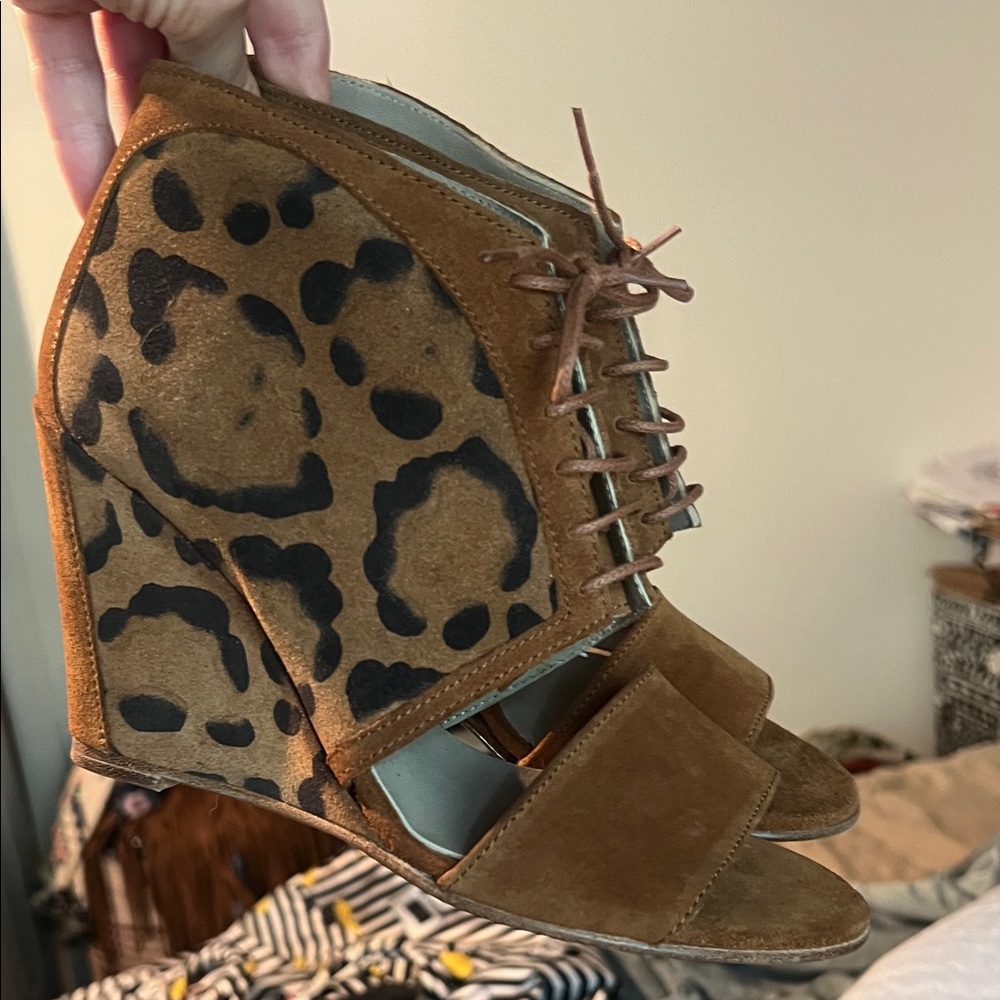 Surface to Air Indie Designer Leopard Print leather Lace-Up Wedge Sandals 38 7.5